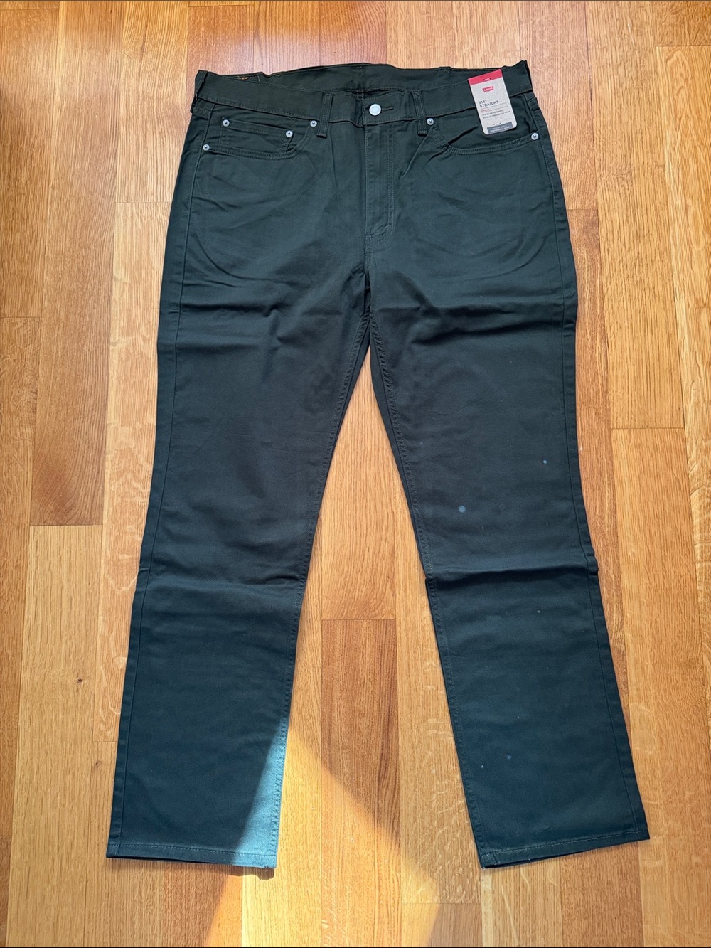 Levi’s 514 Straight 38/32, NWT